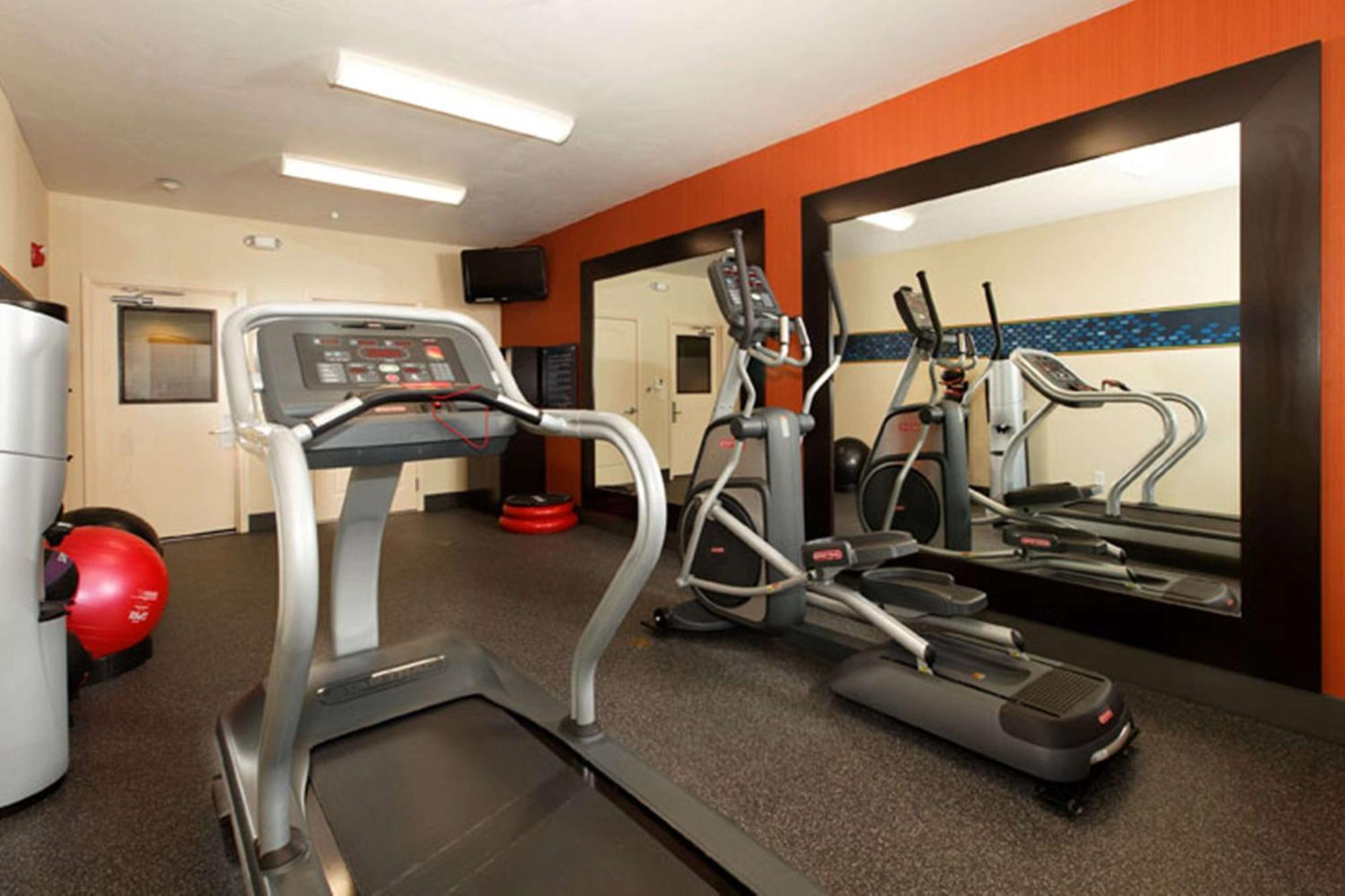 Hampton Inn By Hilton מונטרוז מראה חיצוני תמונה