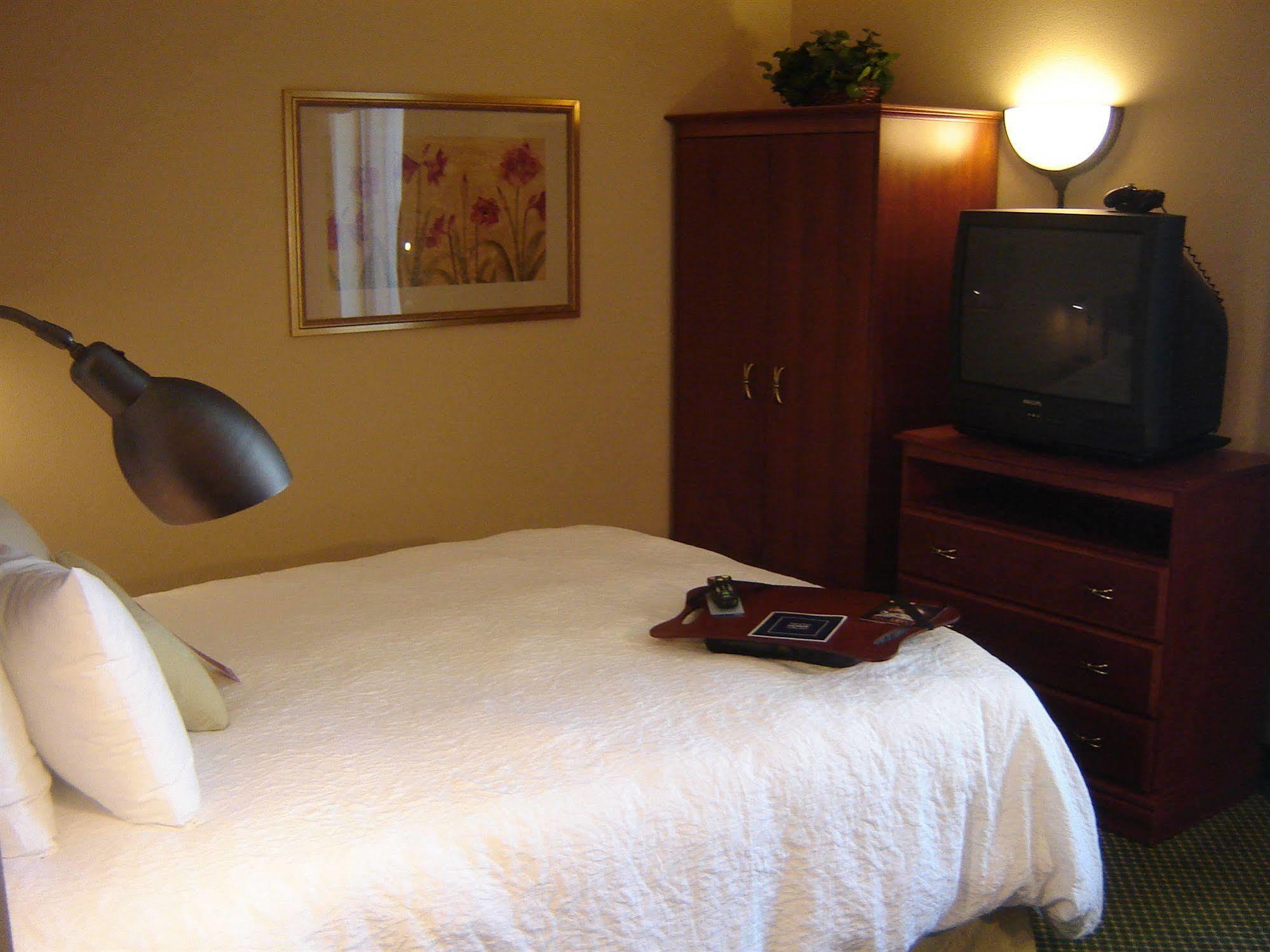 Hampton Inn By Hilton מונטרוז מראה חיצוני תמונה